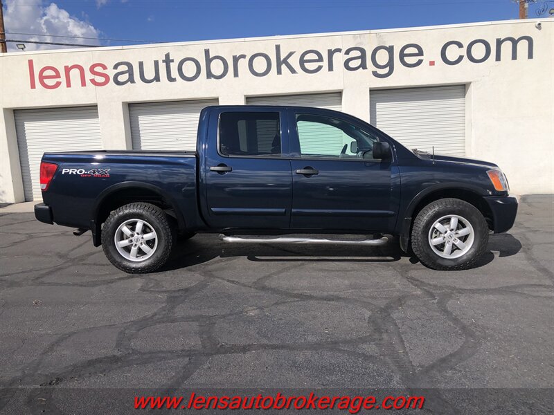 2011 Nissan Titan PRO-4X  *SUPER HARD TO FIND CREW CAB PRO-4X!!