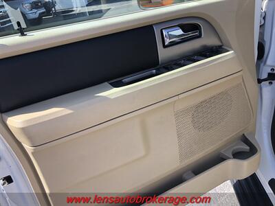 2017 Ford Expedition XLT  *Clean Loaded 4x4 & 3rd Row Equipped! - Photo 9 - Tucson, AZ 85705
