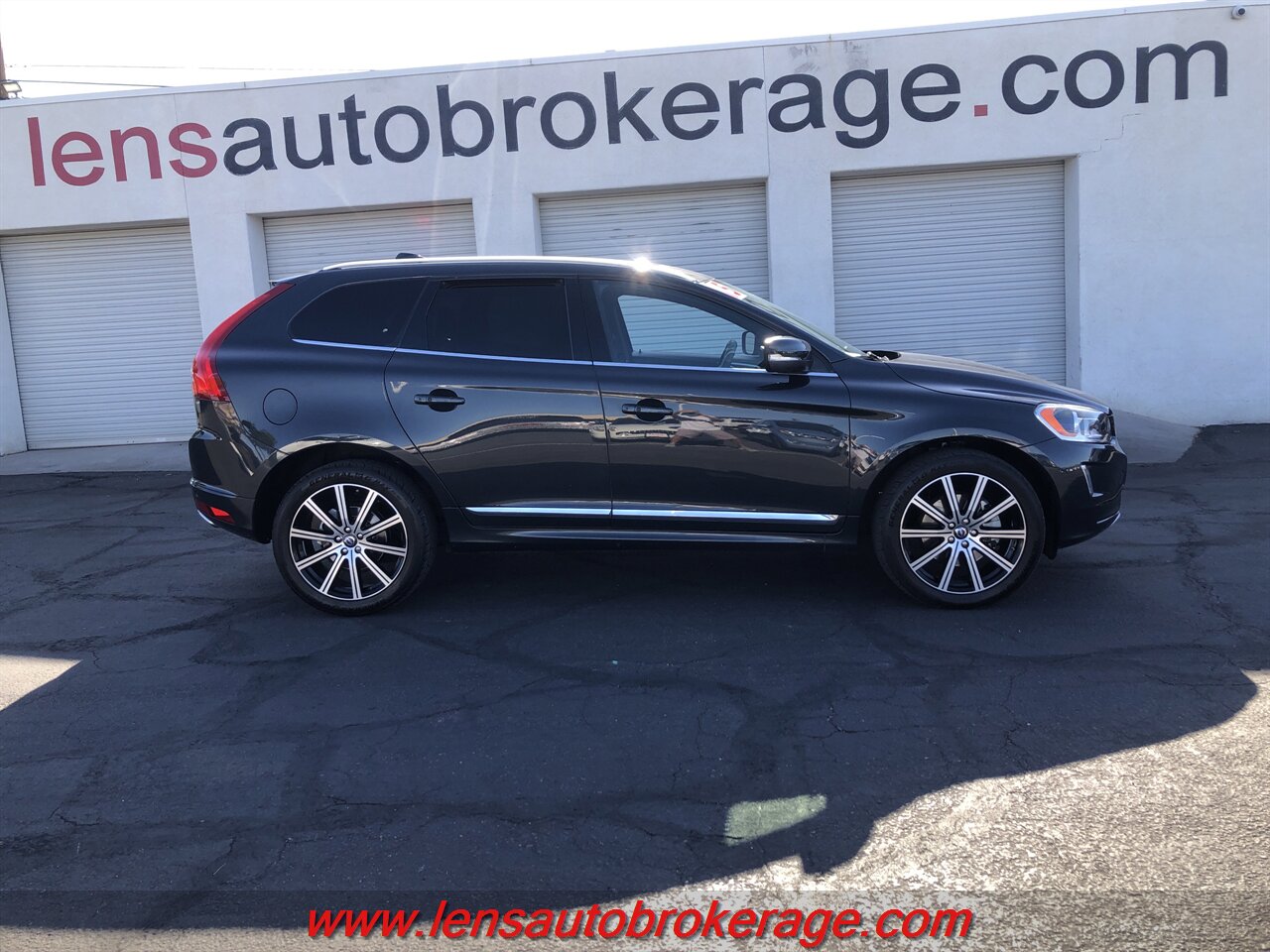 2015 Volvo XC60 T6 Drive-E Platinum  *One Sweet 85k Mile Volvo!! SPORTY!!! - Photo 1 - Tucson, AZ 85705