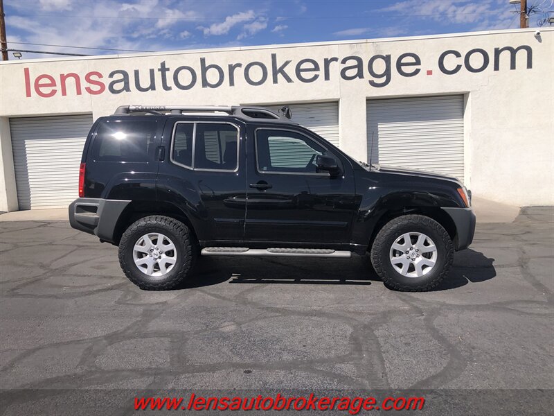 2010 Nissan Xterra SE  4x4