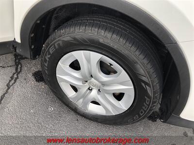 2015 Toyota RAV4 LE  **CARFAX 1 OWNER** - Photo 25 - Tucson, AZ 85705