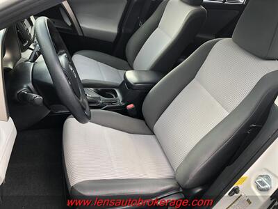 2015 Toyota RAV4 LE  **CARFAX 1 OWNER** - Photo 12 - Tucson, AZ 85705