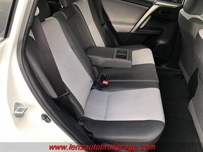 2015 Toyota RAV4 LE  **CARFAX 1 OWNER** - Photo 20 - Tucson, AZ 85705