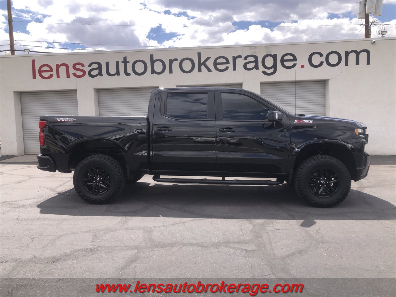 2021 Chevrolet Silverado 1500 LT Trail Boss  *Nice Crew Cab 4x4! Fresh In! - Photo 1 - Tucson, AZ 85705
