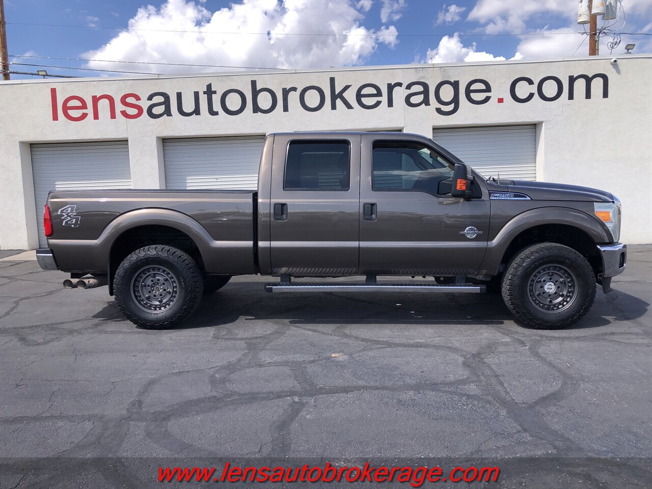 2015 Ford F-250 XLT  *Crew Cab Diesel 4x4! - Photo 1 - Tucson, AZ 85705