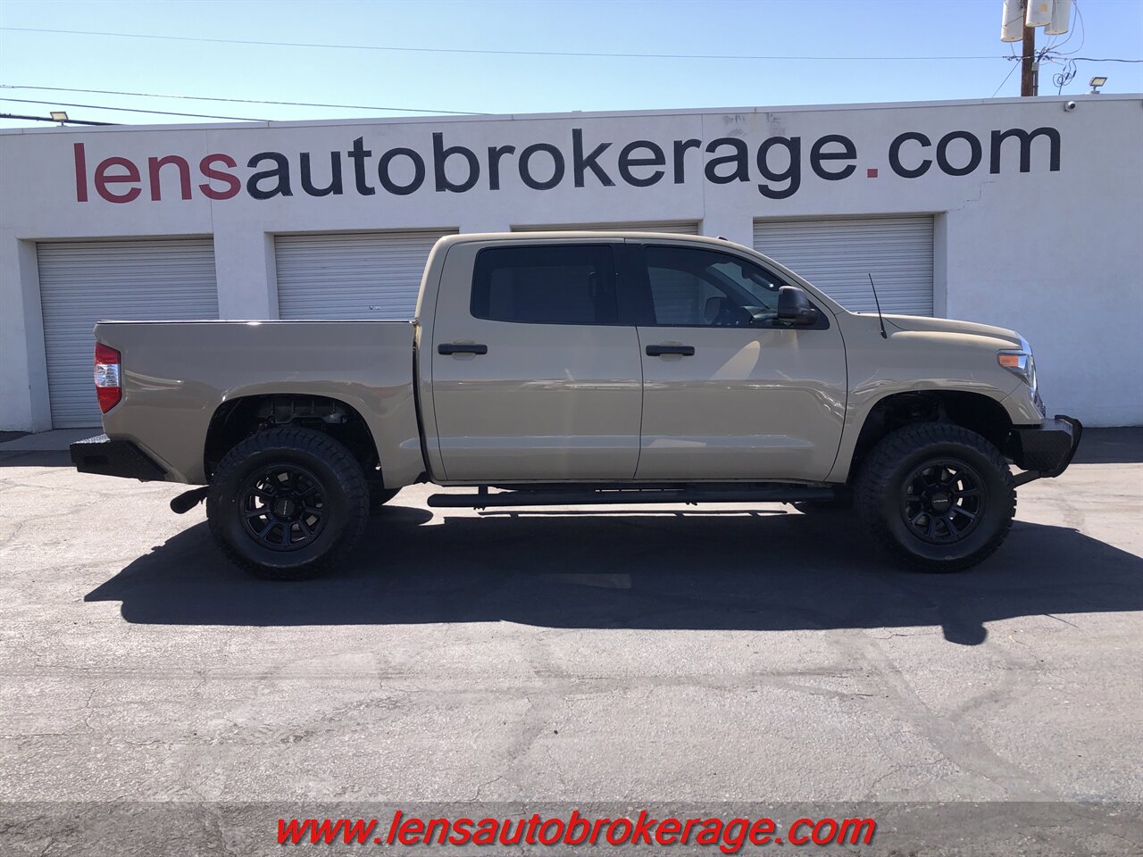 2019 Toyota Tundra SR5  *Desert Tan Crewmax 4x4! *New Wheels & 35;s! - Photo 1 - Tucson, AZ 85705