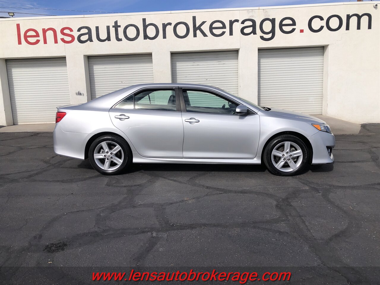 2014 Toyota Camry SE  *Super Sporty SE Sedan! - Photo 1 - Tucson, AZ 85705