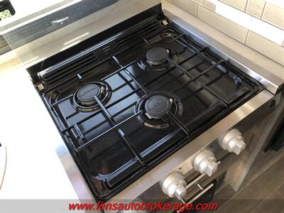 2021 Dynamax Isata 3 Series 24RW 4500  *Super Nice W/2 Slides, 48k Miles And Camp Ready! - Photo 19 - Tucson, AZ 85705