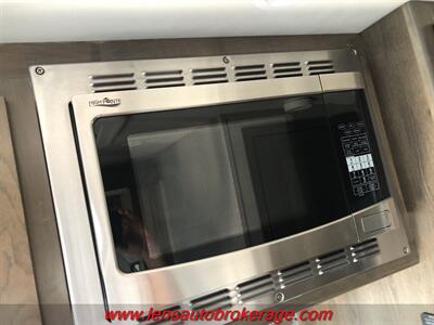 2021 Dynamax Isata 3 Series 24RW 4500  *Super Nice W/2 Slides, 48k Miles And Camp Ready! - Photo 20 - Tucson, AZ 85705