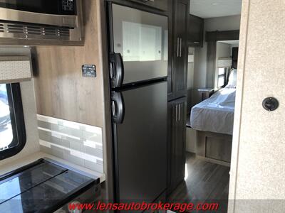 2021 Dynamax Isata 3 Series 24RW 4500  *Super Nice W/2 Slides, 48k Miles And Camp Ready! - Photo 21 - Tucson, AZ 85705