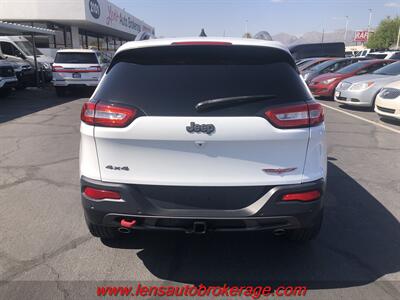 2016 Jeep Cherokee Trailhawk  4x4 - Photo 7 - Tucson, AZ 85705