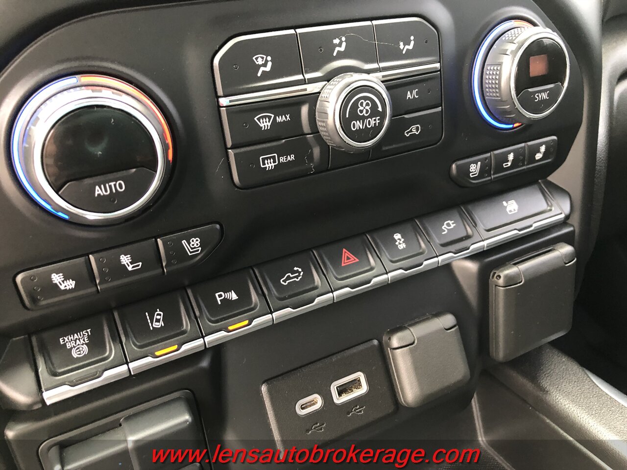 2021 Chevrolet Silverado 3500HD LTZ photo 13