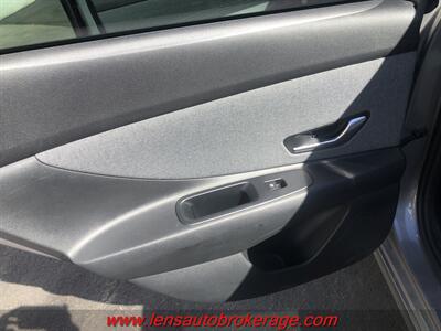 2025 Hyundai ELANTRA Limited  *7k Mile Sedan! - Photo 17 - Tucson, AZ 85705