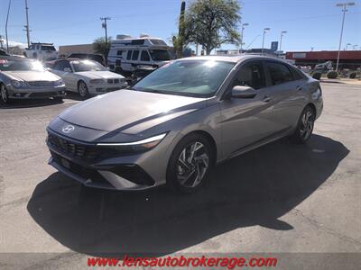 2025 Hyundai ELANTRA Limited  *7k Mile Sedan! - Photo 4 - Tucson, AZ 85705