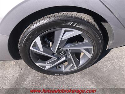 2025 Hyundai ELANTRA Limited  *7k Mile Sedan! - Photo 25 - Tucson, AZ 85705