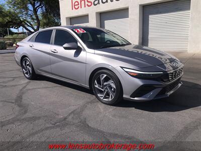 2025 Hyundai ELANTRA Limited  *7k Mile Sedan! - Photo 2 - Tucson, AZ 85705