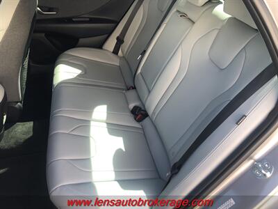 2025 Hyundai ELANTRA Limited  *7k Mile Sedan! - Photo 18 - Tucson, AZ 85705