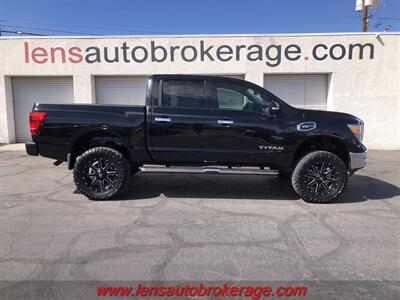 2017 Nissan Titan SV  *Bad A$$ SuperCrew 4x4! Truck