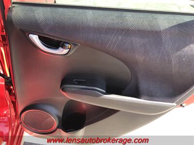 2009 Honda Fit Sport w/Navi  *Fuel Saving 5 Speed! - Photo 17 - Tucson, AZ 85705