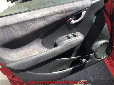 2009 Honda Fit Sport w/Navi  *Fuel Saving 5 Speed! - Photo 9 - Tucson, AZ 85705