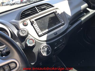 2009 Honda Fit Sport w/Navi  *Fuel Saving 5 Speed! - Photo 13 - Tucson, AZ 85705