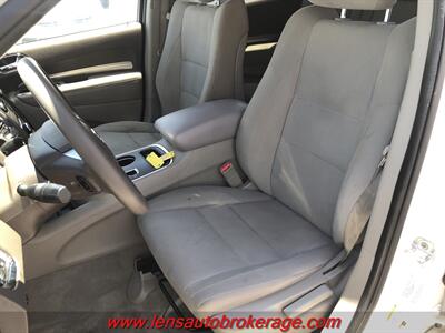 2012 Dodge Durango SXT  *3rd Row Equipped! - Photo 12 - Tucson, AZ 85705