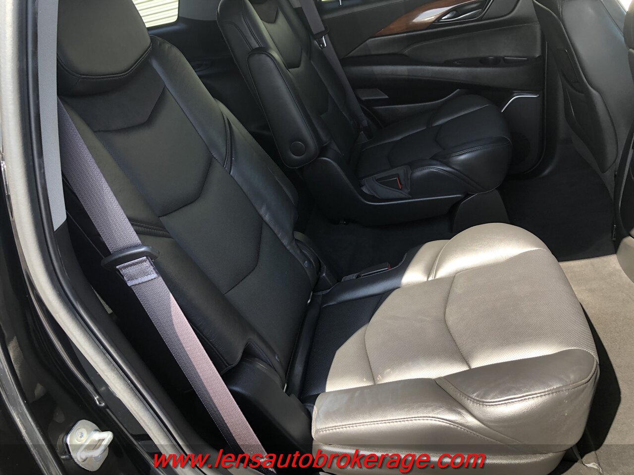 2017 Cadillac Escalade Standard photo 18