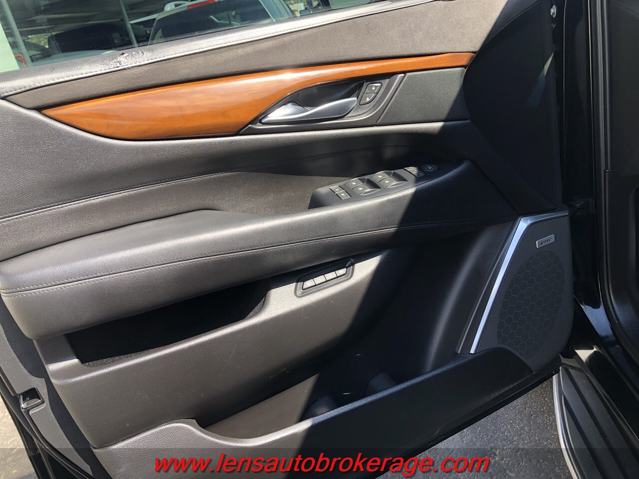2017 Cadillac Escalade Standard photo 9