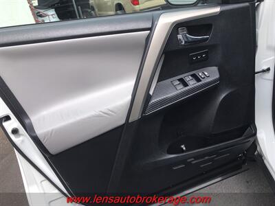2015 Toyota RAV4 Limited  *AWD! - Photo 11 - Tucson, AZ 85705