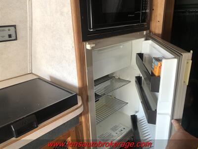 1997 Coachmen M-19 Class B  *Only 74k Miles! Fully Contained RV! - Photo 17 - Tucson, AZ 85705