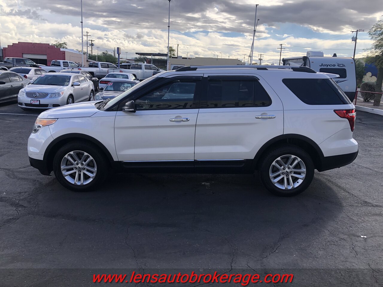 2014 Ford Explorer XLT photo 3
