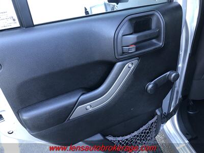2013 Jeep Wrangler Sport  *Hard Top Unlimited Jeep With Bumpers & Winch! - Photo 16 - Tucson, AZ 85705