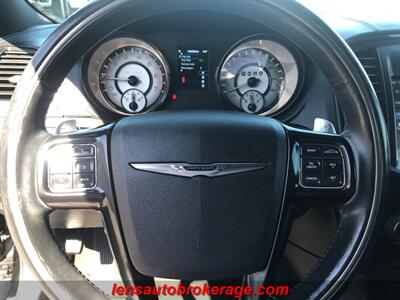 2013 Chrysler 300 Series Limited 5.7 HEMI V8   - Photo 13 - Tucson, AZ 85705