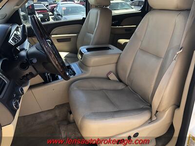 2011 GMC Sierra 2500 Denali  Duramax Diesel 4x4! *CARFAX 1 OWNER! - Photo 11 - Tucson, AZ 85705