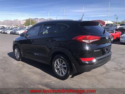 2016 Hyundai TUCSON SE  *Carfax 1 Owner! - Photo 6 - Tucson, AZ 85705