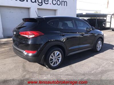 2016 Hyundai TUCSON SE  *Carfax 1 Owner! - Photo 8 - Tucson, AZ 85705