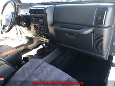 2005 Jeep Wrangler Unlimited   - Photo 19 - Tucson, AZ 85705