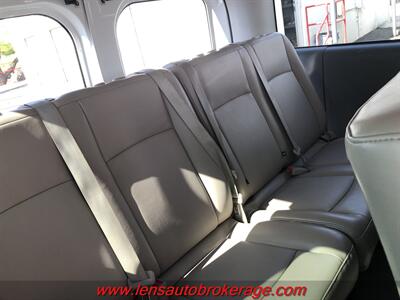 2016 Nissan NV 3500 HD SL  *Nice 12 Passenger Van! - Photo 19 - Tucson, AZ 85705
