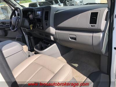 2016 Nissan NV 3500 HD SL  *Nice 12 Passenger Van! - Photo 21 - Tucson, AZ 85705