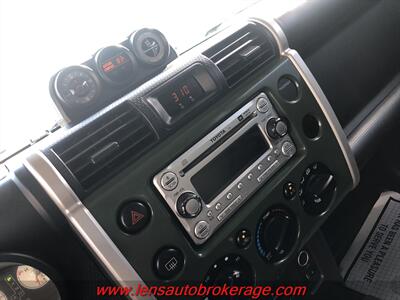 2011 Toyota FJ Cruiser   - Photo 9 - Tucson, AZ 85705