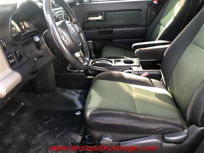 2011 Toyota FJ Cruiser   - Photo 6 - Tucson, AZ 85705