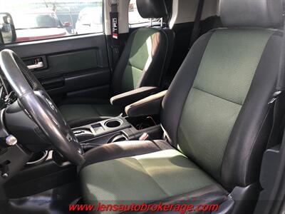 2011 Toyota FJ Cruiser   - Photo 7 - Tucson, AZ 85705