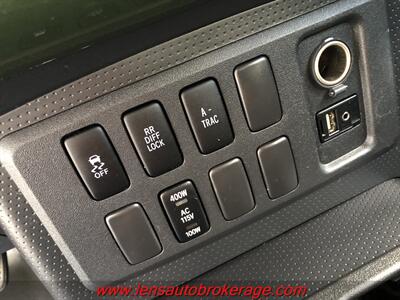 2011 Toyota FJ Cruiser   - Photo 11 - Tucson, AZ 85705