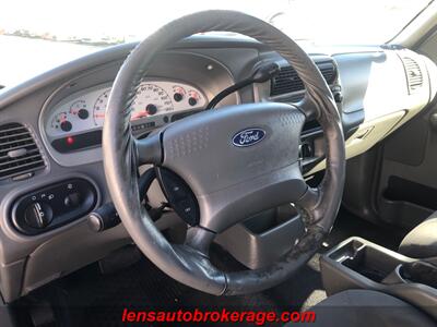 2004 Ford Explorer Sport Trac XLS   - Photo 10 - Tucson, AZ 85705