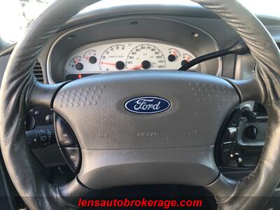 2004 Ford Explorer Sport Trac XLS   - Photo 12 - Tucson, AZ 85705