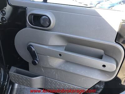2007 Jeep Wrangler X  *Cool Lifted Hard Top 4 Door! - Photo 19 - Tucson, AZ 85705