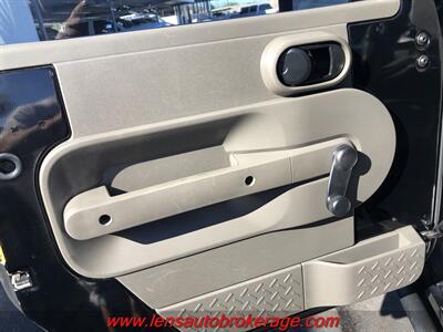 2007 Jeep Wrangler X  *Cool Lifted Hard Top 4 Door! - Photo 9 - Tucson, AZ 85705