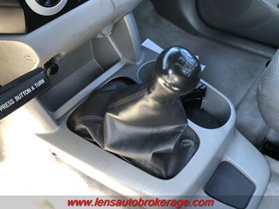 2007 Toyota Tacoma  *Clean 5 Speed Manual! *NEW CLUTCH, TIRES & MORE!! - Photo 14 - Tucson, AZ 85705