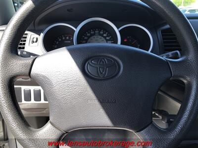 2007 Toyota Tacoma  *Clean 5 Speed Manual! *NEW CLUTCH, TIRES & MORE!! - Photo 12 - Tucson, AZ 85705
