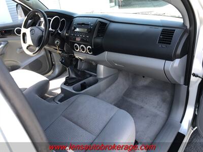 2007 Toyota Tacoma  *Clean 5 Speed Manual! *NEW CLUTCH, TIRES & MORE!! - Photo 16 - Tucson, AZ 85705